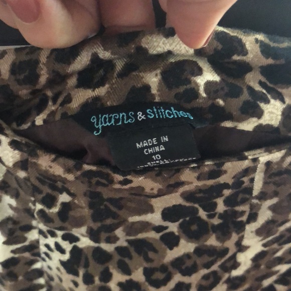 Fun leopard print skirt - Picture 3 of 4